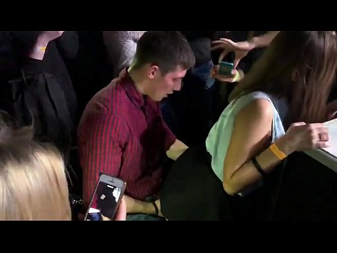 ❤️ Tunay na sex sa isang Russian nightclub. Ang 18-taong-gulang na batang babae na Ruso sa anus at puki ay nakipagkamay sa isang nightclub ❤️❌ Sex video sa tl.redpornpictures.ru